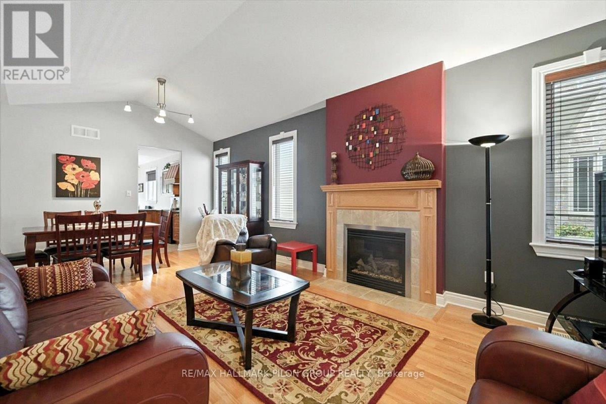 128 Topaze Crescent