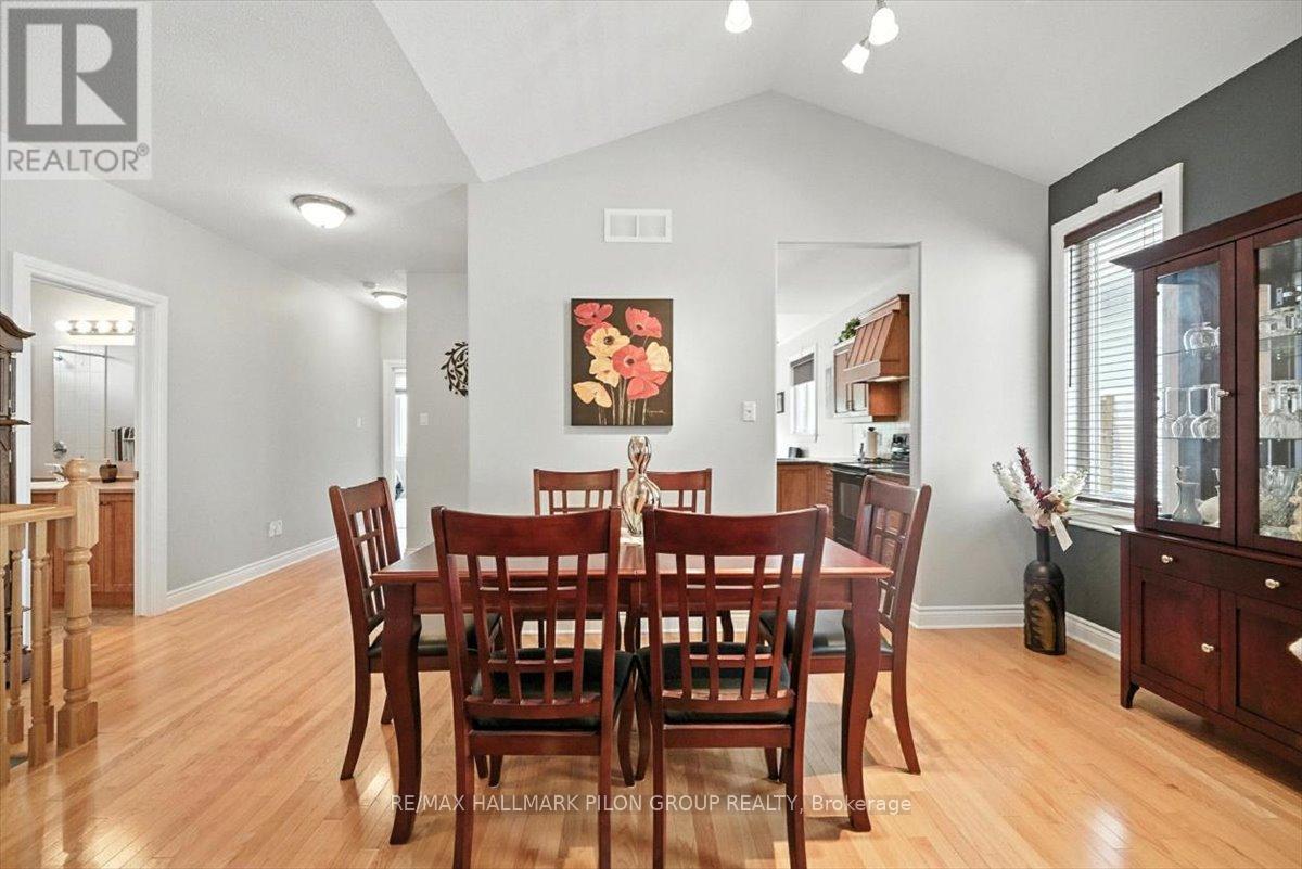 128 Topaze Crescent