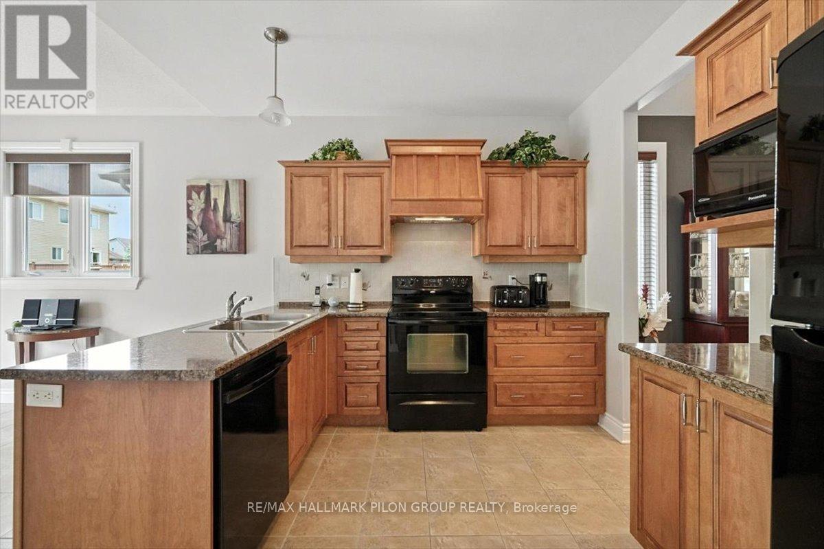 128 Topaze Crescent