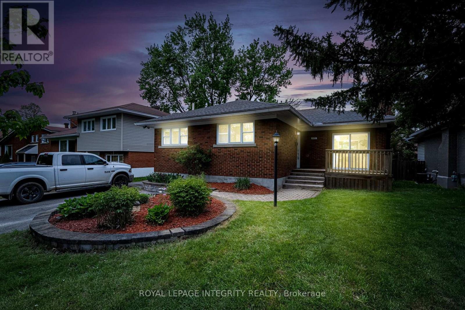 1695 Gage Crescent N