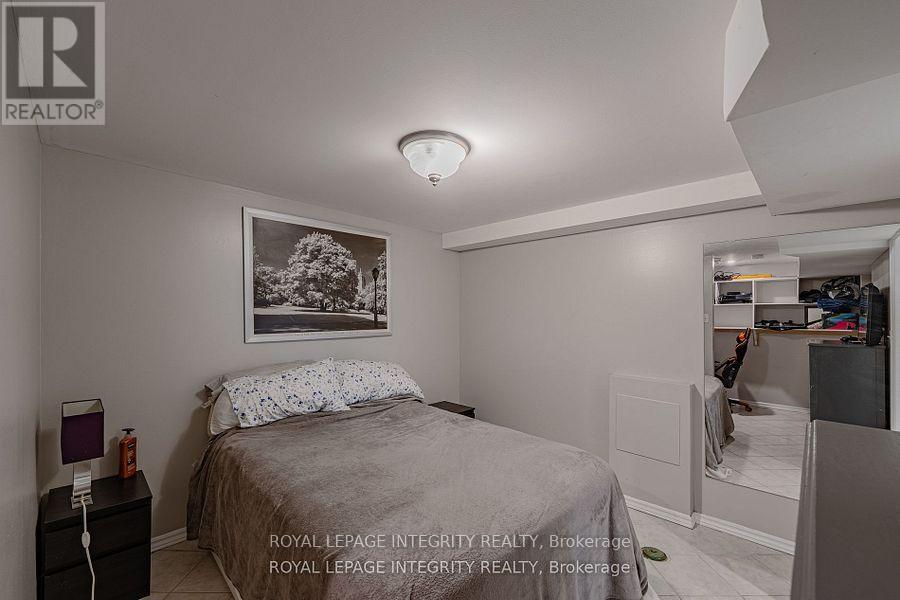 1695 Gage Crescent N
