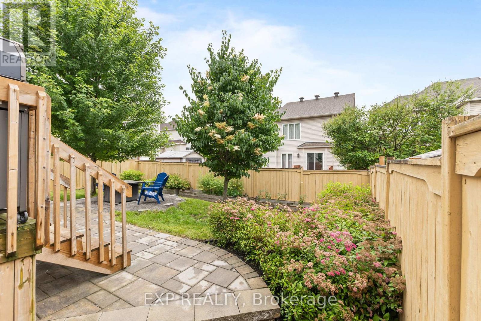 54 Huntcliff Place