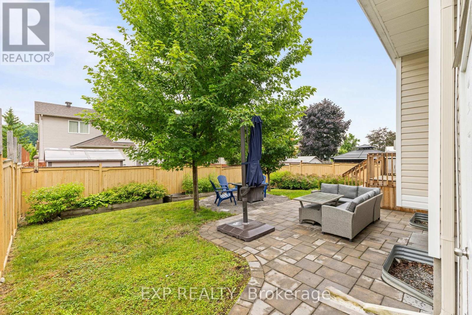 54 Huntcliff Place