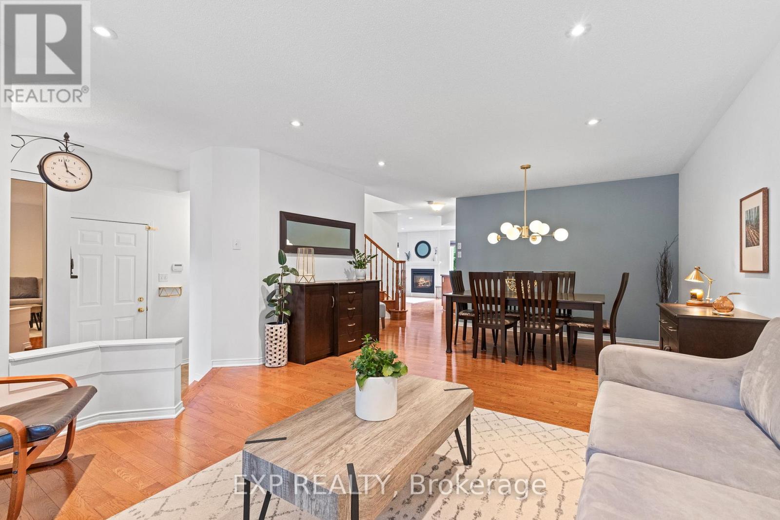 54 Huntcliff Place