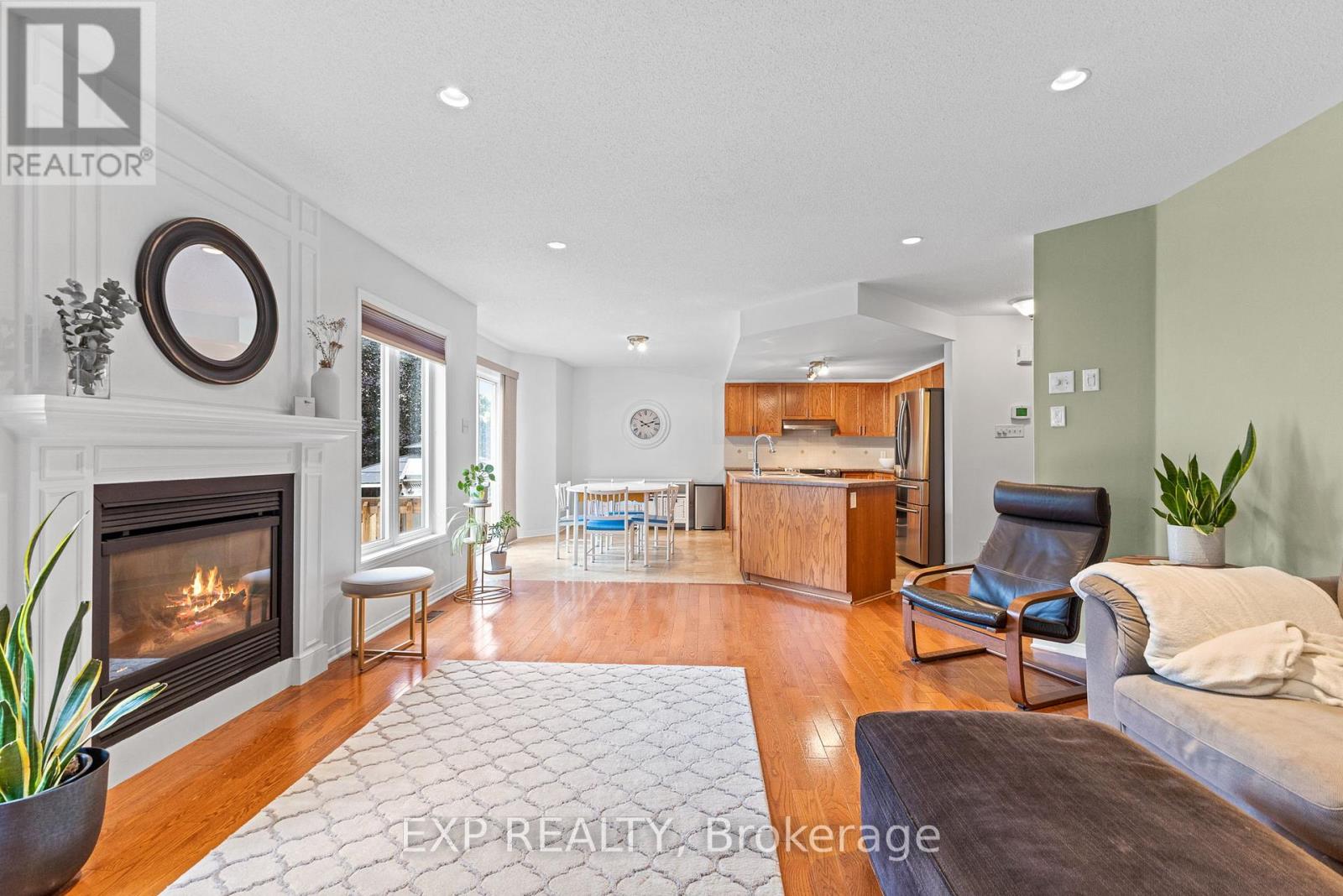 54 Huntcliff Place