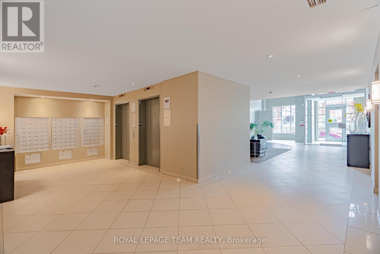 804 - 138 Somerset Street W