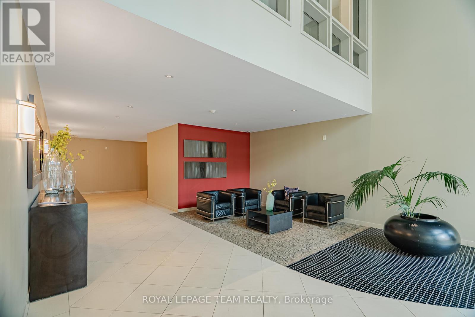 804 - 138 Somerset Street W