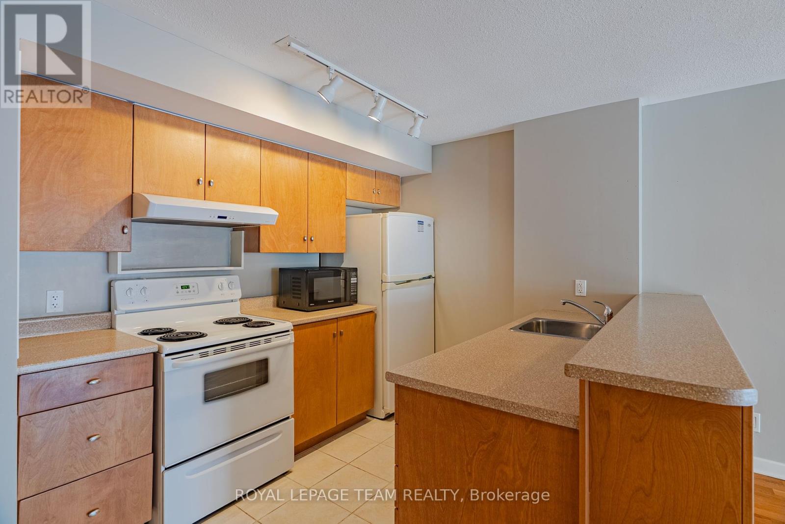 804 - 138 Somerset Street W