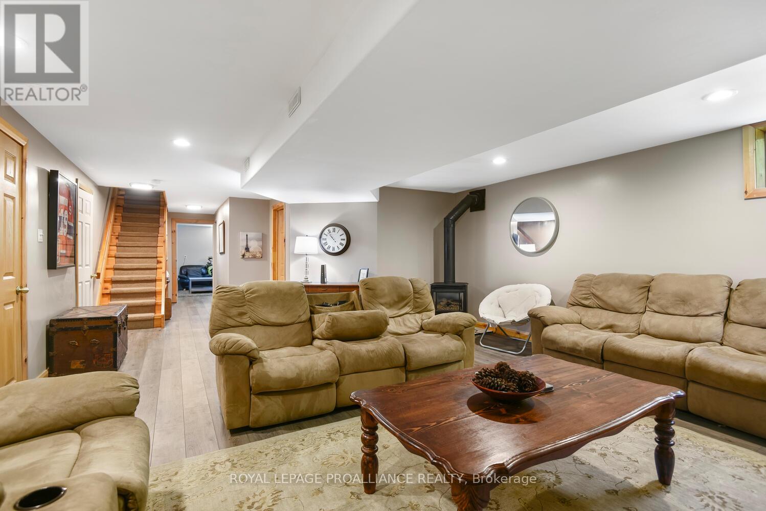 16 Willow Drive