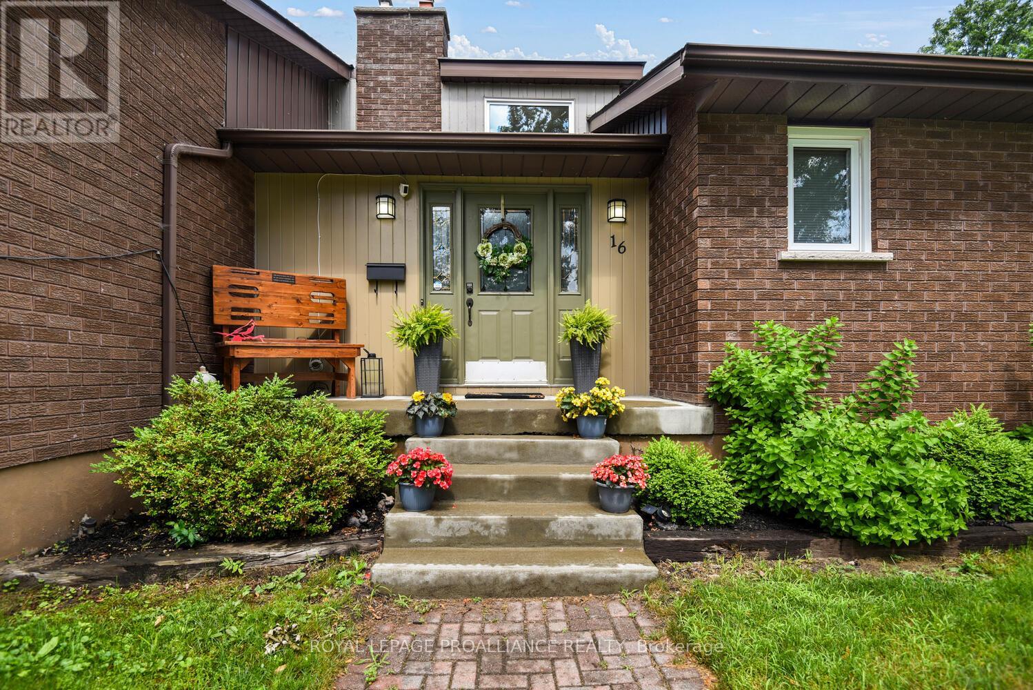 16 Willow Drive