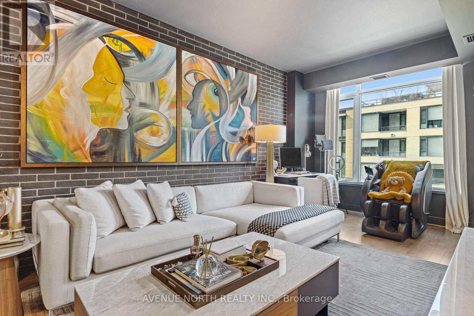407 - 108 Richmond Road