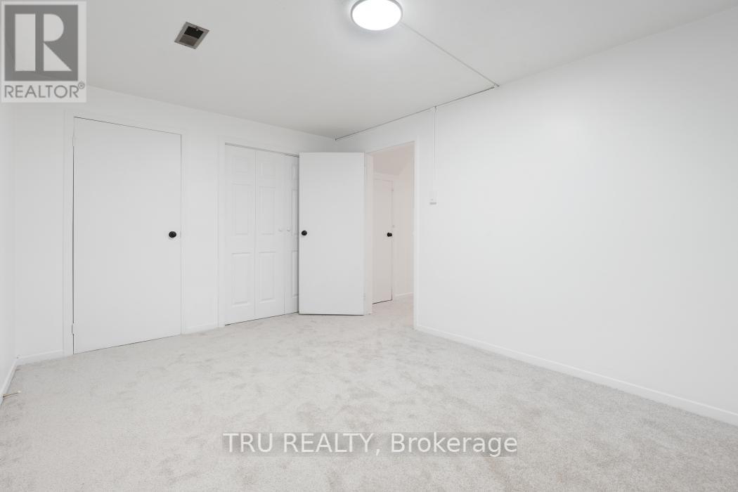 98 Mcclintock Way