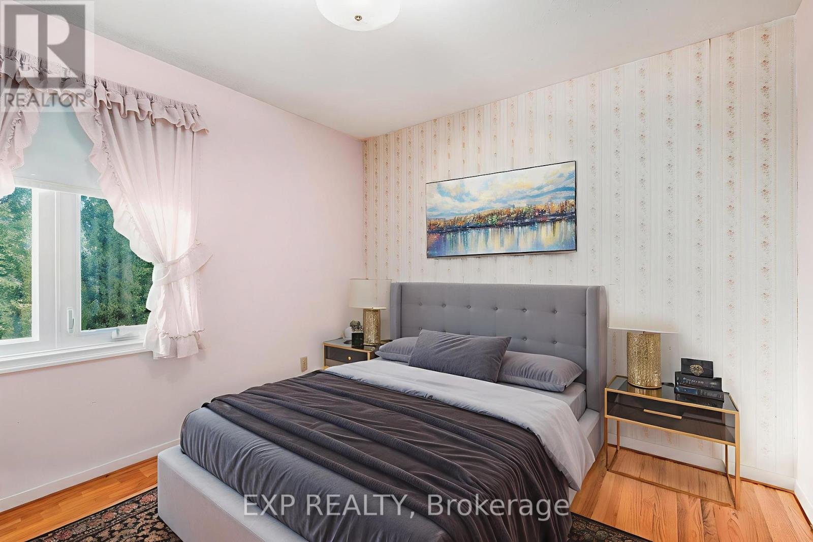28 Ashgrove Crescent