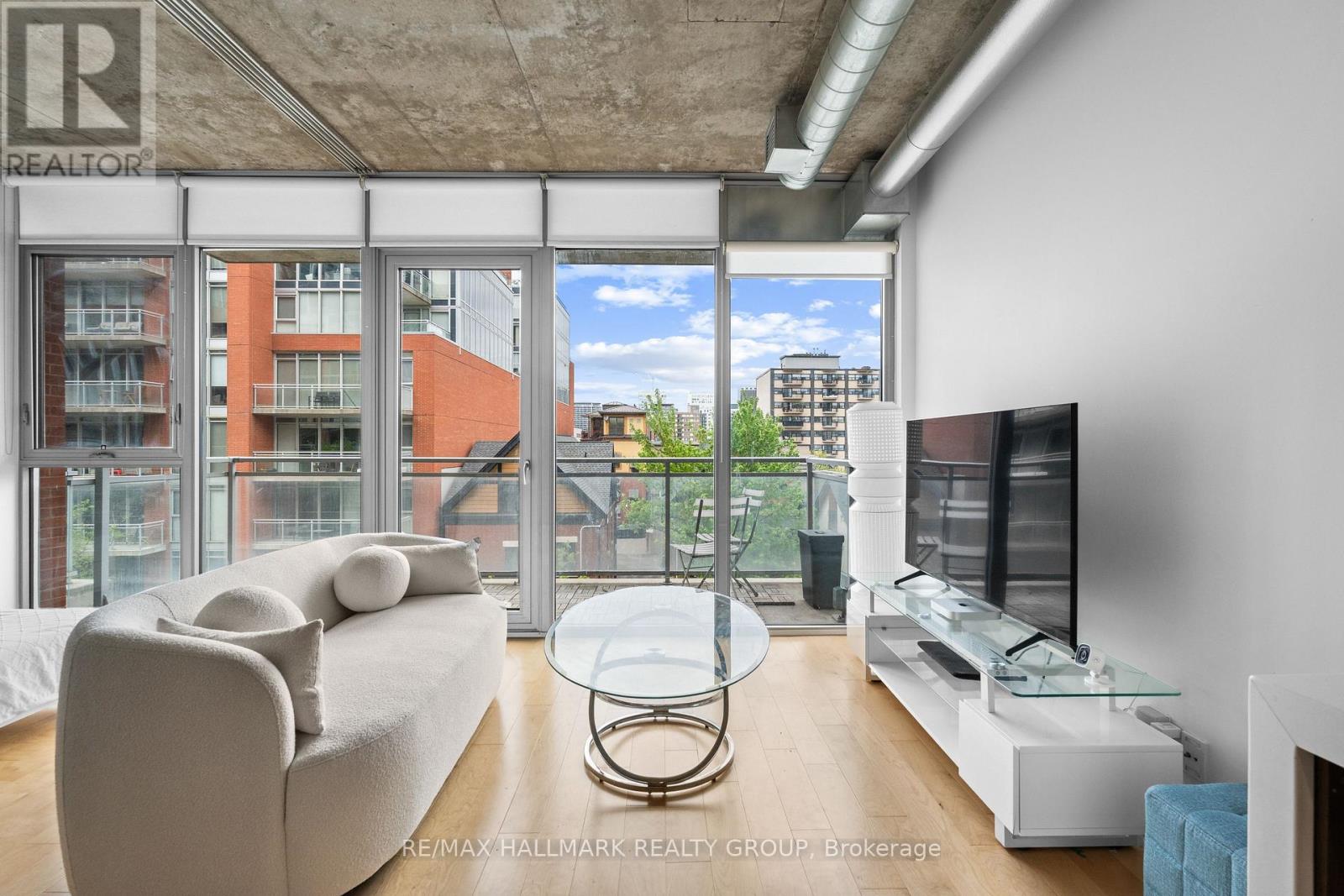 438 - 340 Mcleod Street