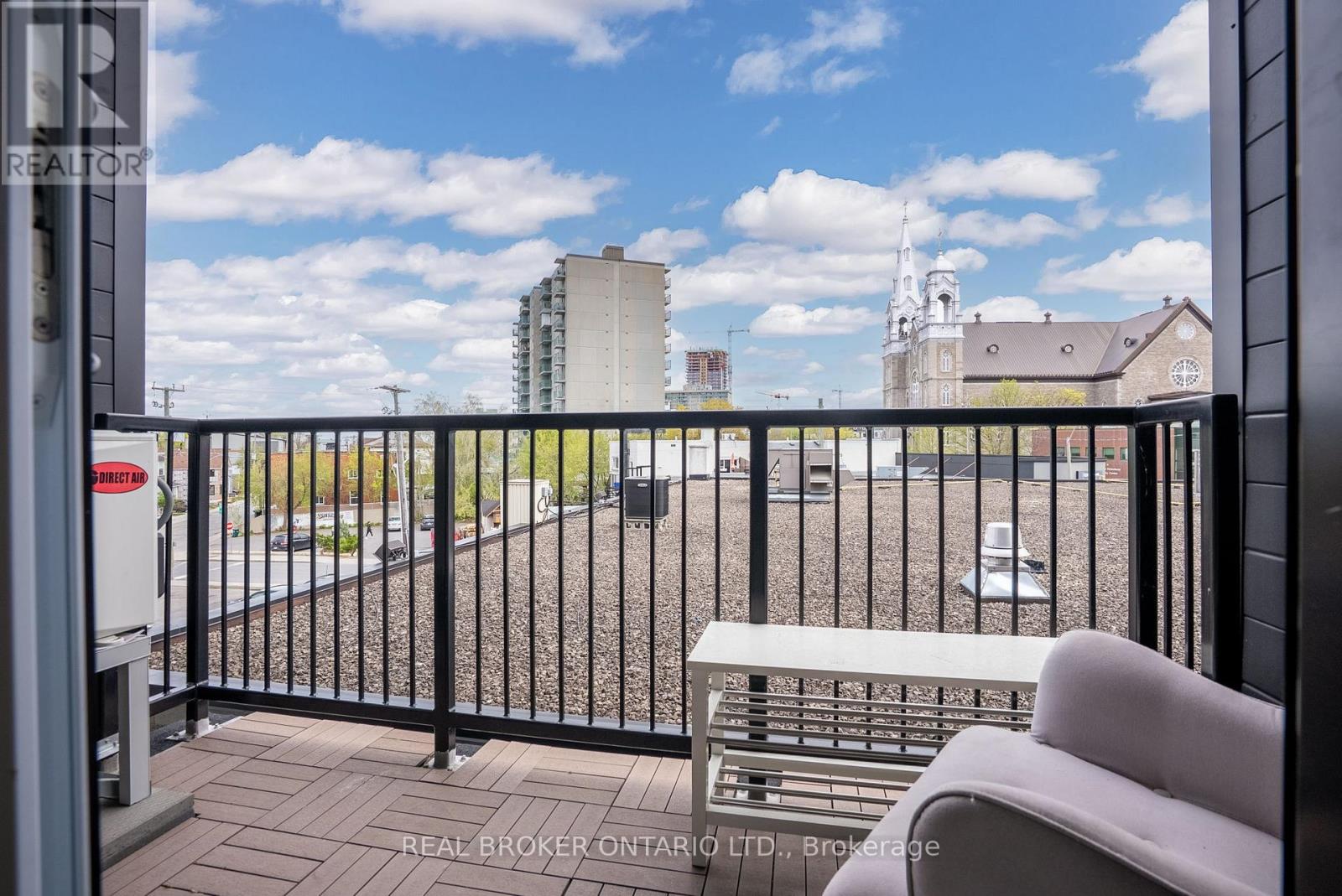304 - 101 Pinhey Street