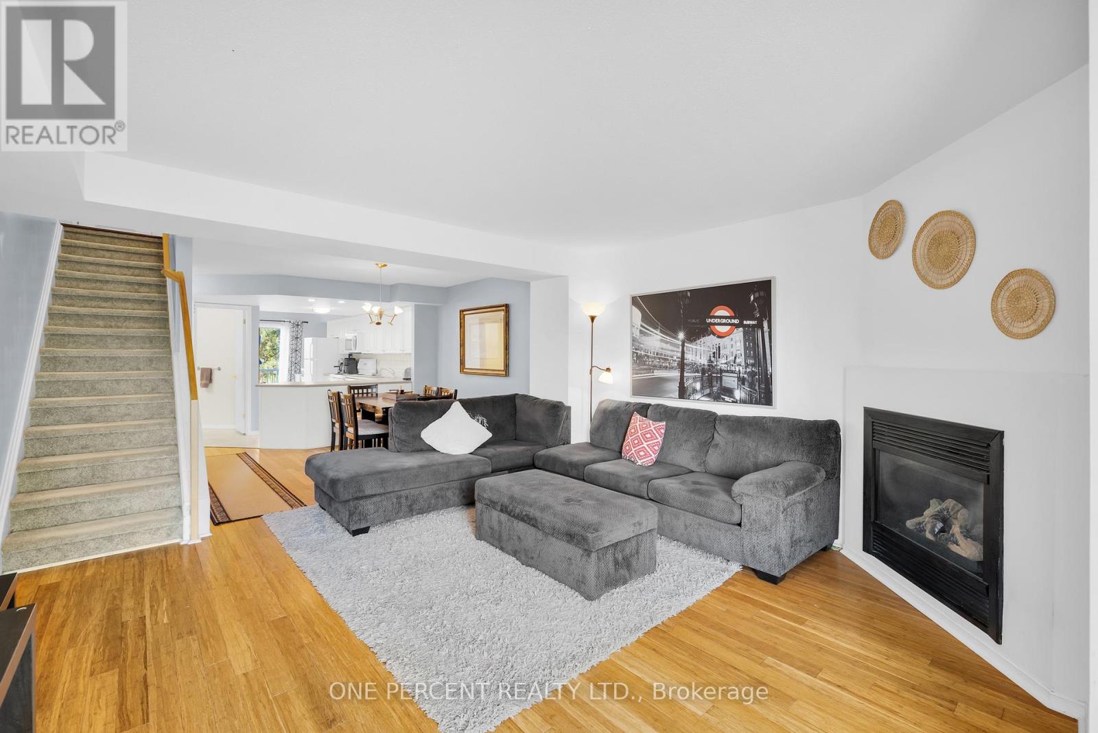 3 - 250 Cresthaven Drive