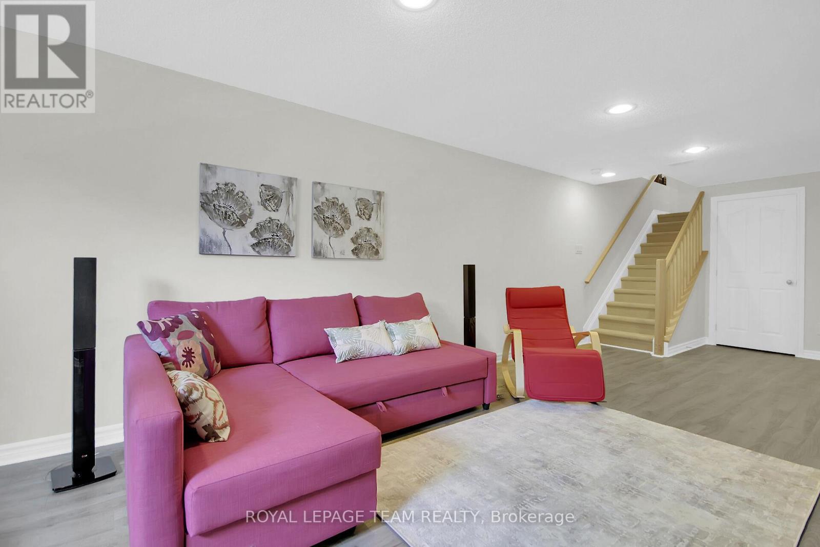 239 Waymark Crescent
