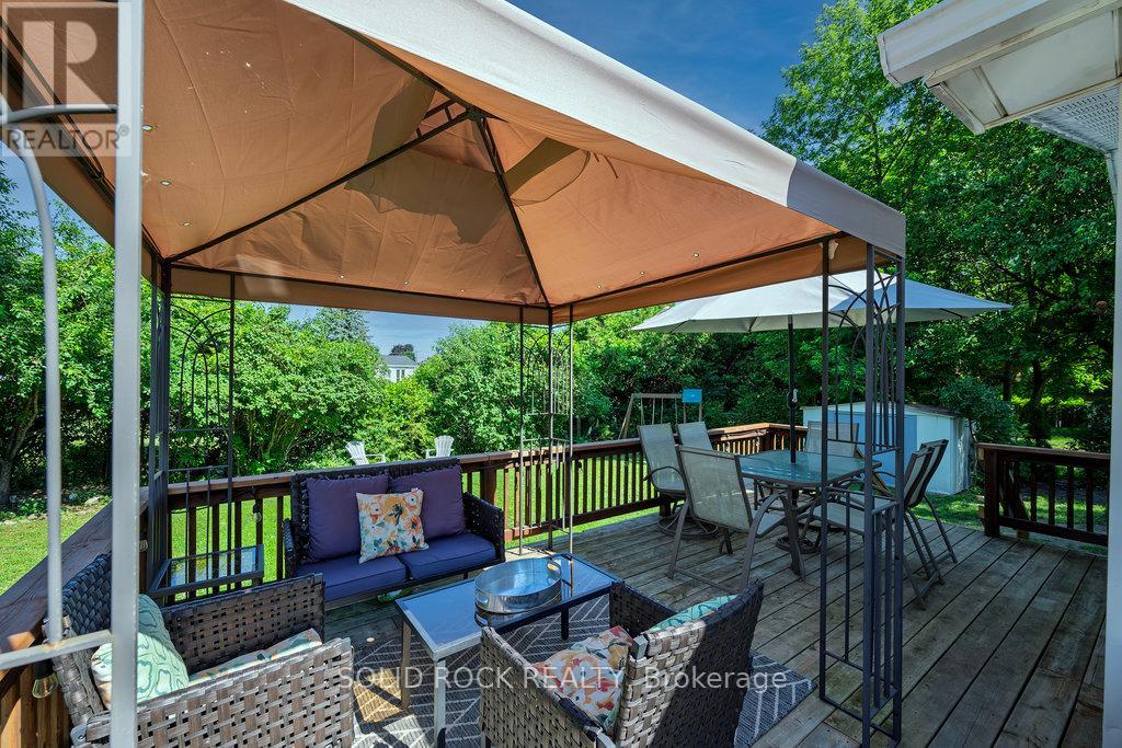 207 George Street E