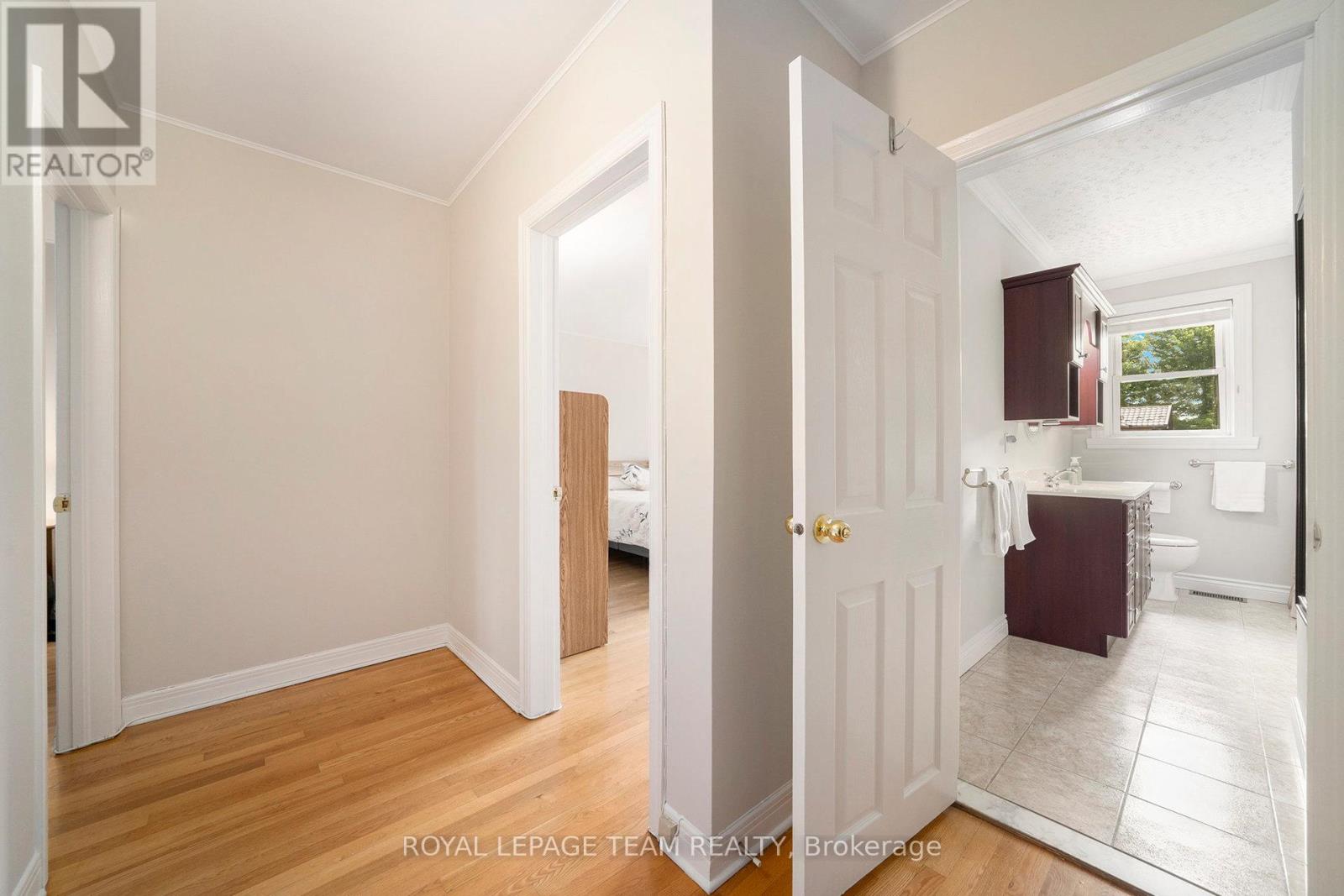 367 Ravenhill Avenue