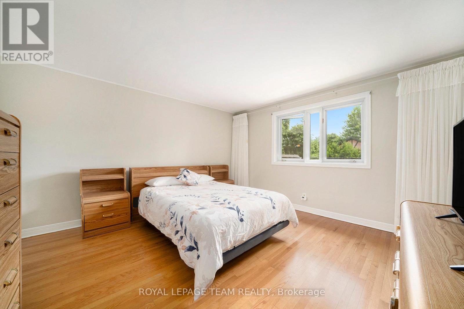 367 Ravenhill Avenue