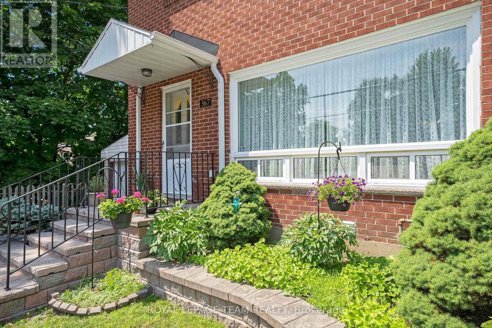367 Ravenhill Avenue