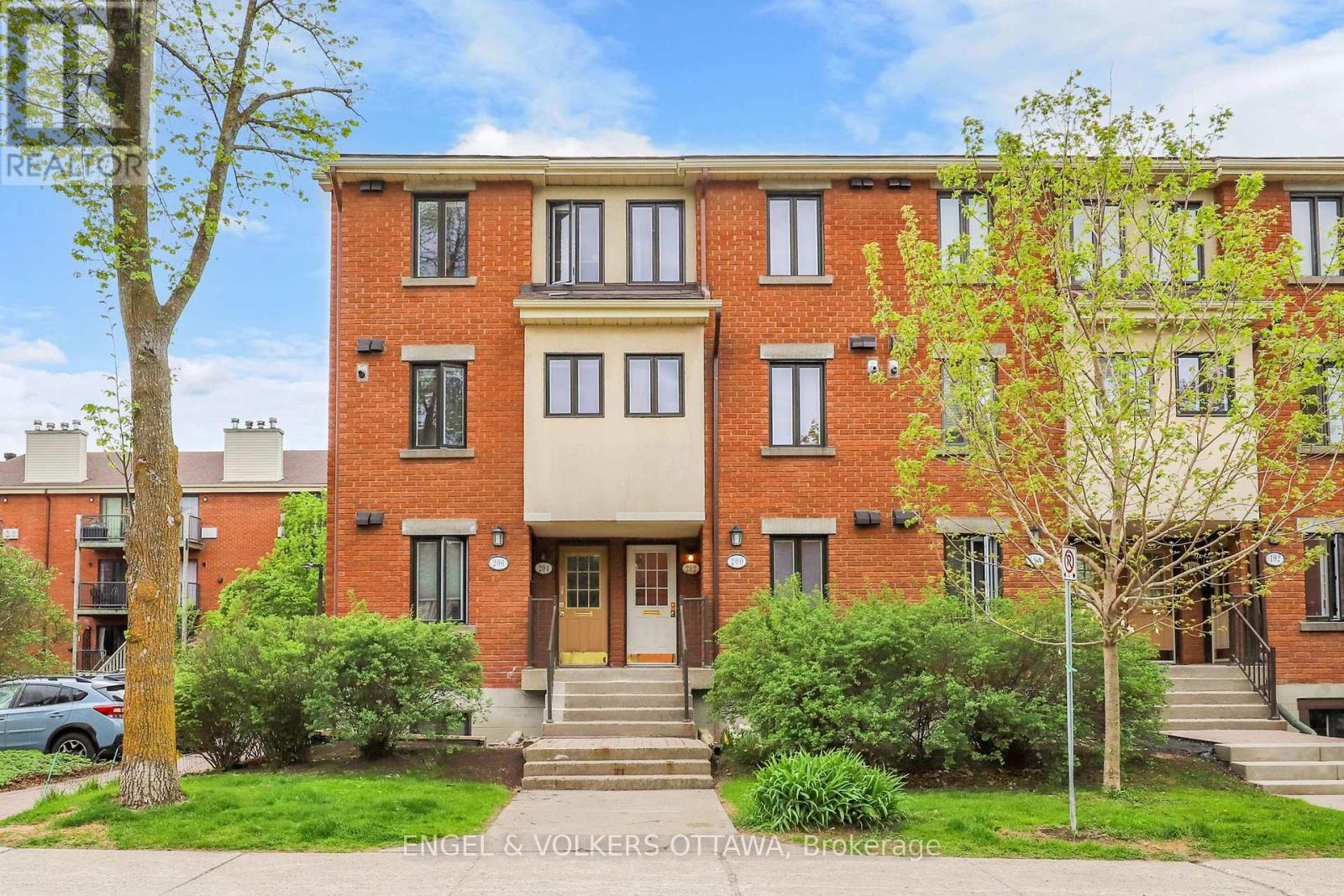 202 Alvin Road S