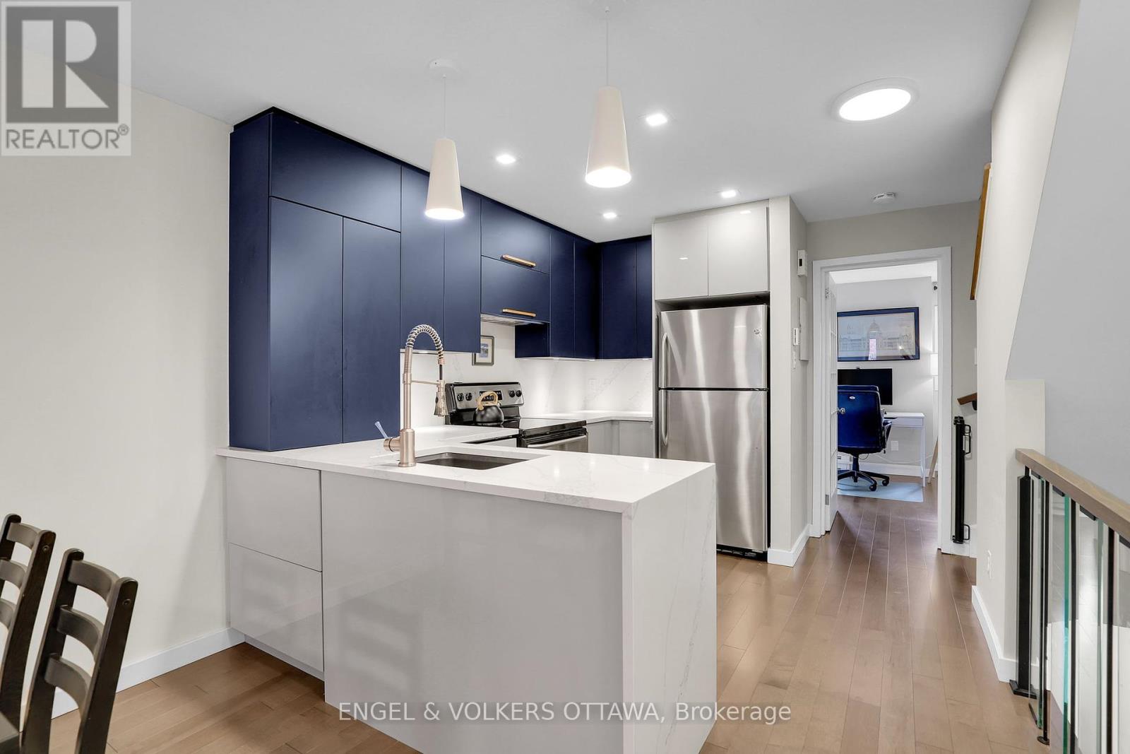 202 Alvin Road S
