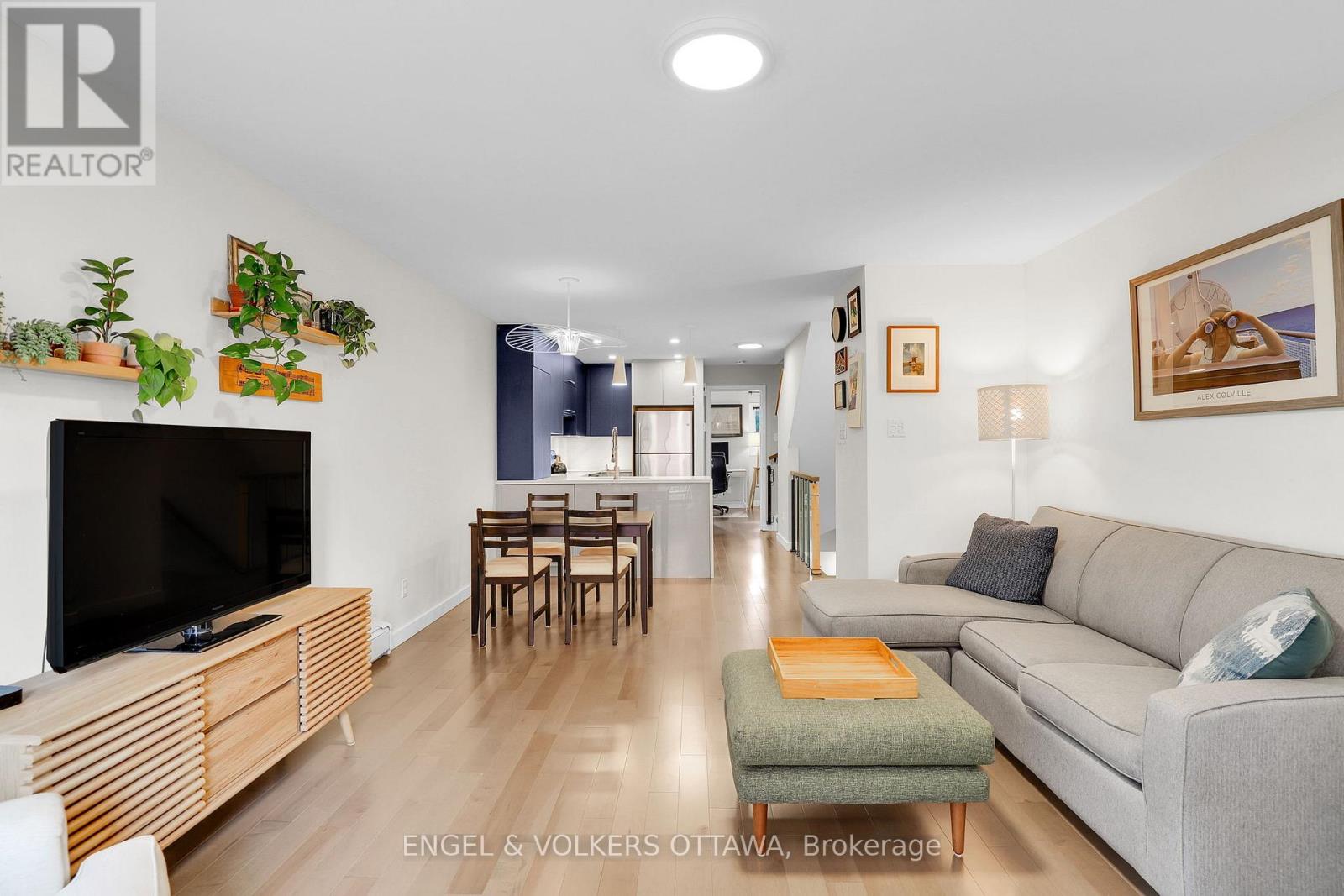 202 Alvin Road S
