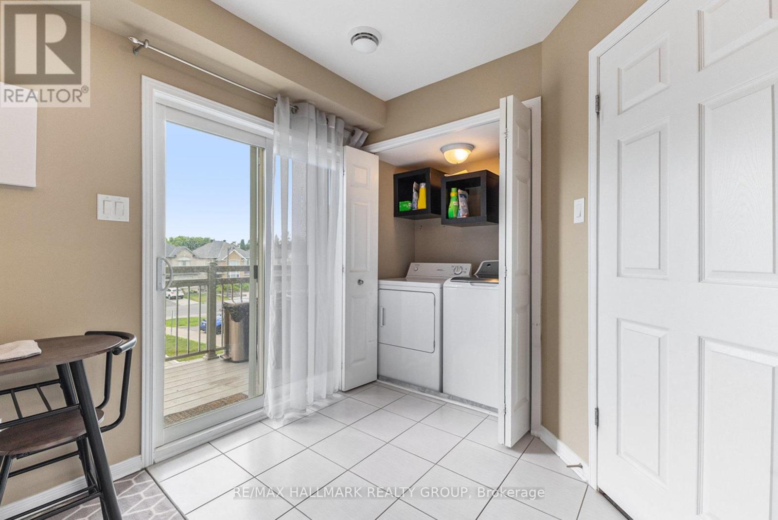 327 Galston Private