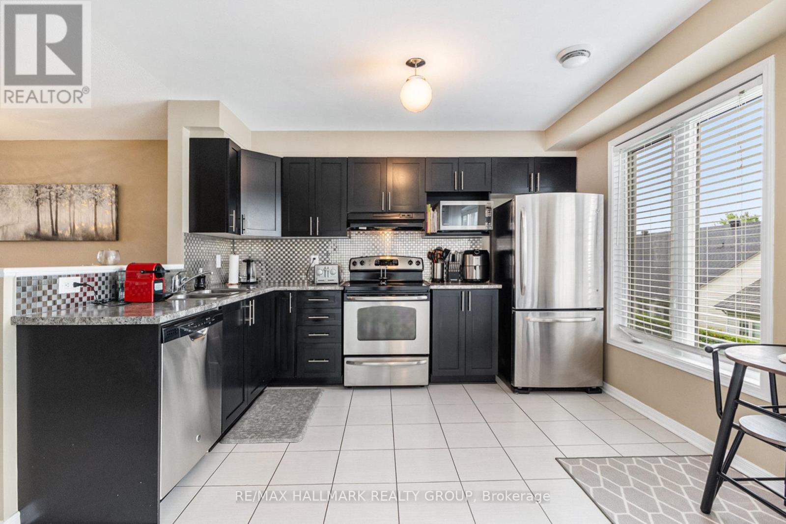 327 Galston Private