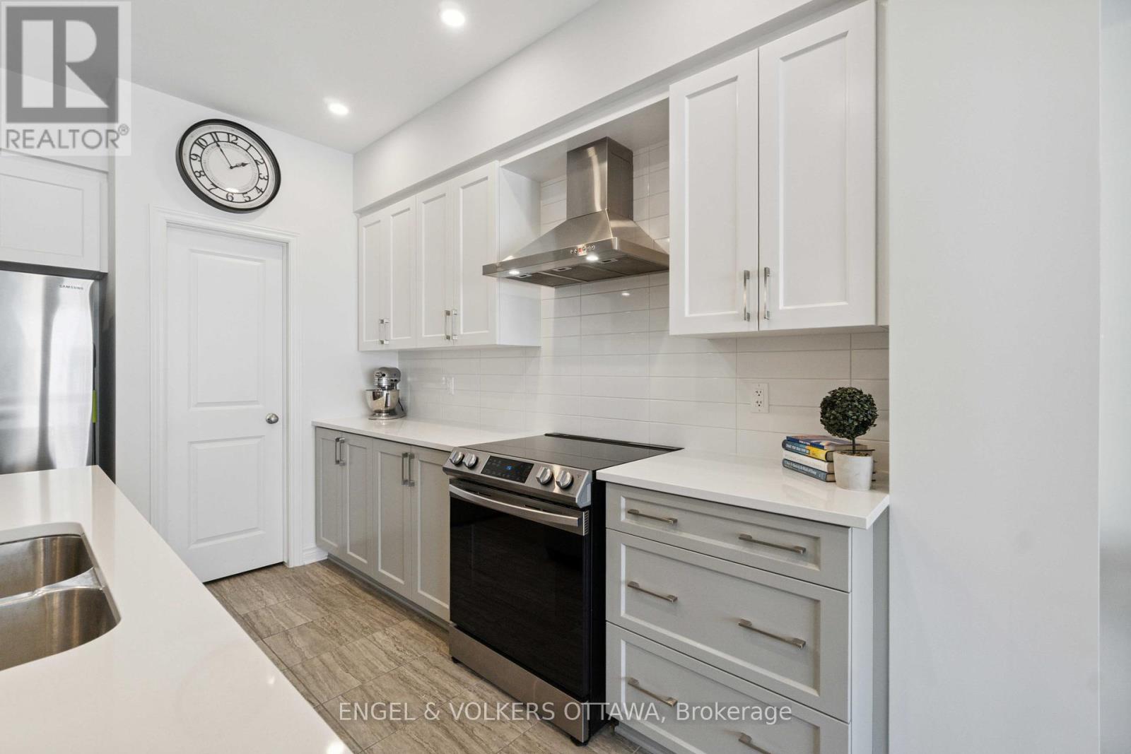 640 Cordelette Circle