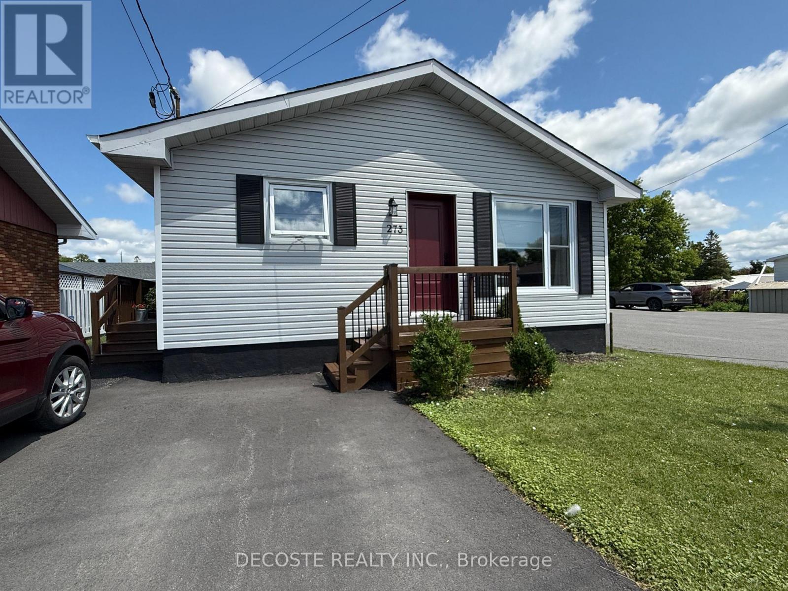 273 Main Street S