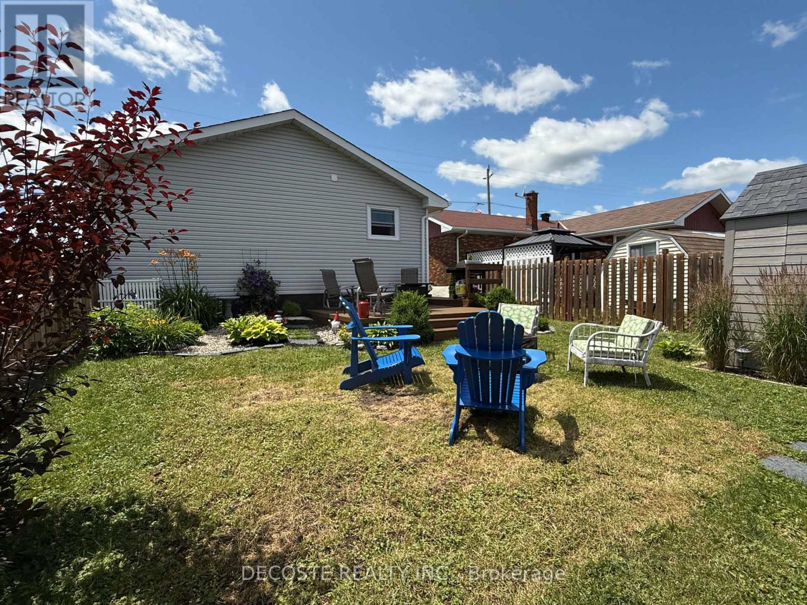 273 Main Street S