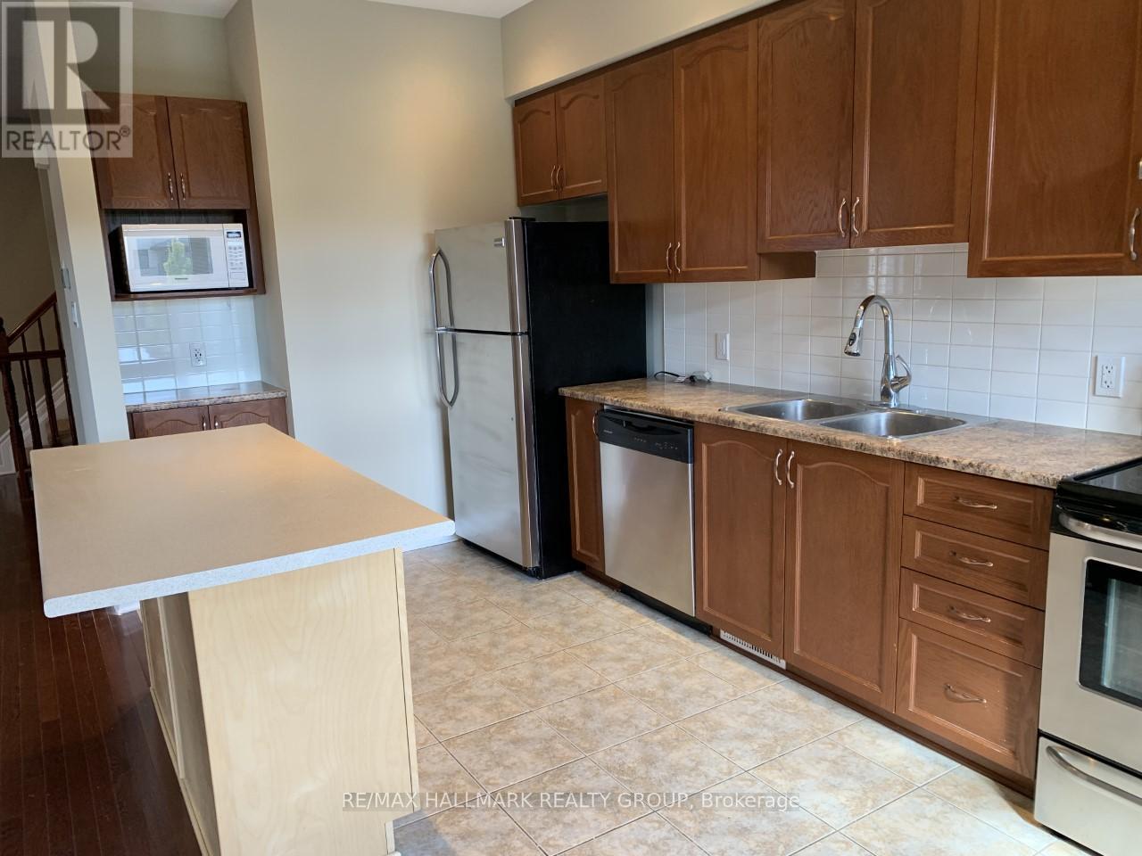 240 Leather Leaf Terrace