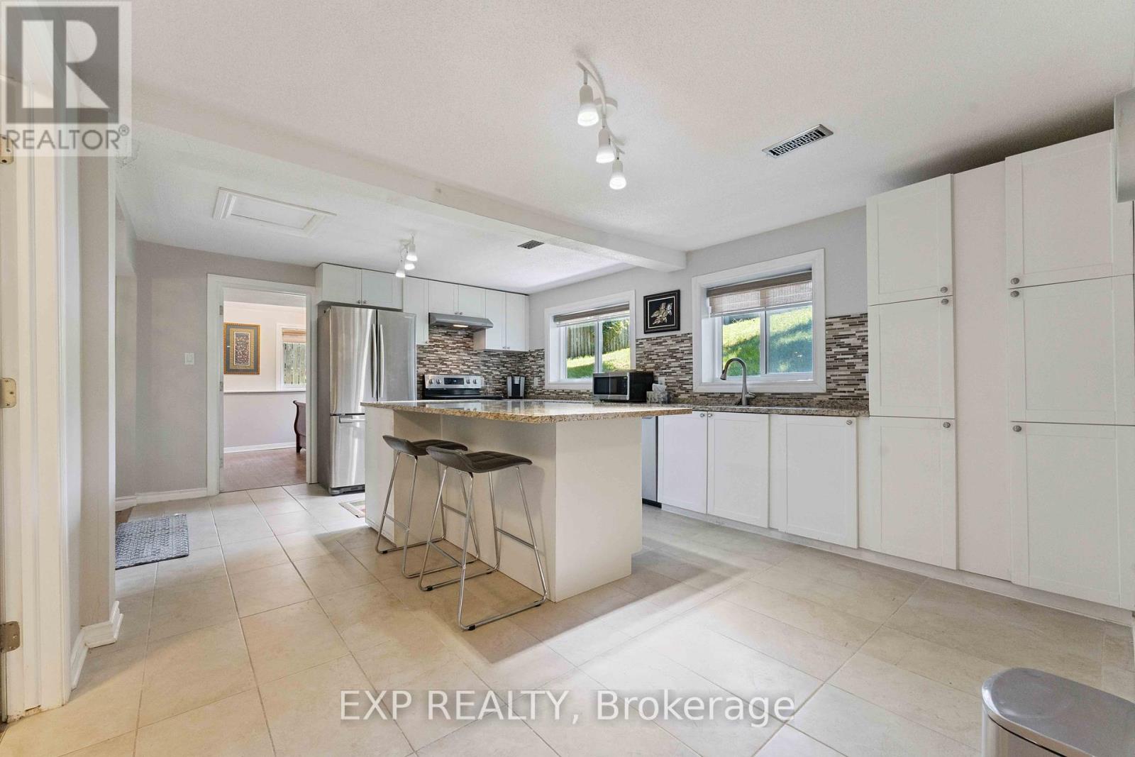 4229 Rideau Valley Drive
