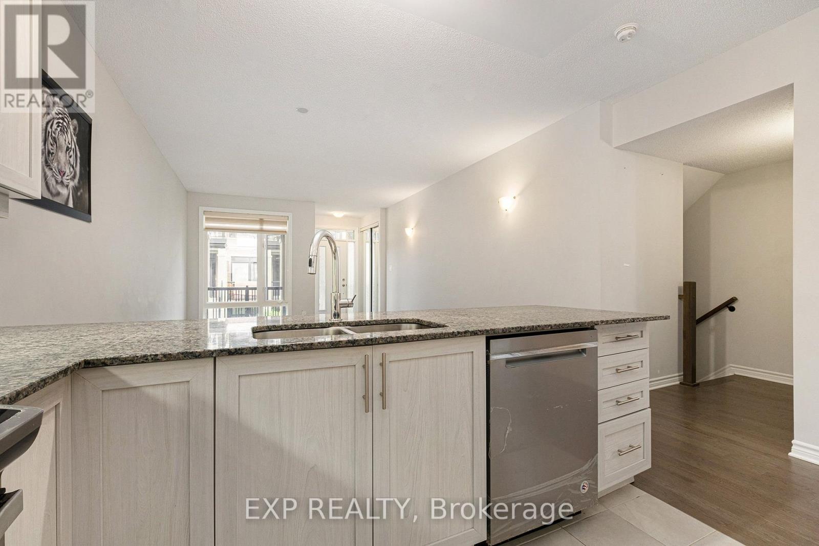 274 Pembina Private