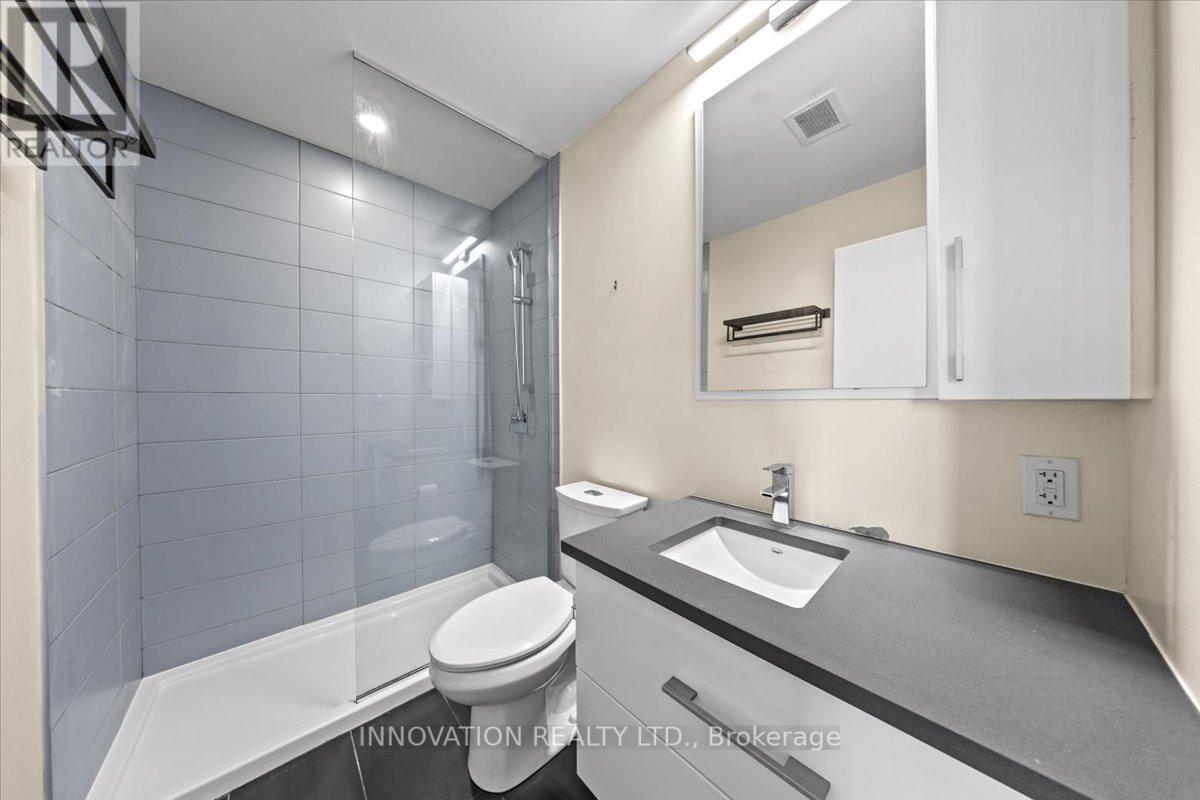410 - 10 Rosemount Avenue W