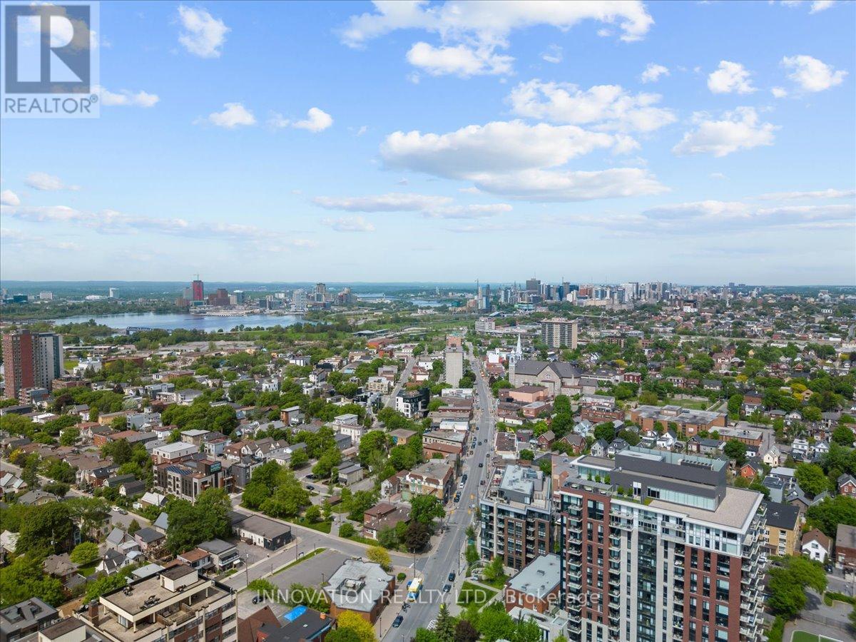 410 - 10 Rosemount Avenue W