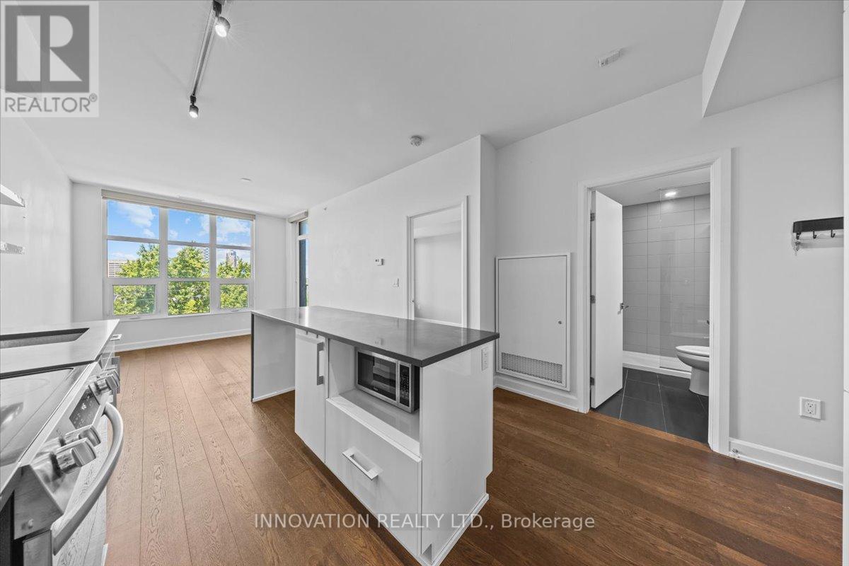 410 - 10 Rosemount Avenue W