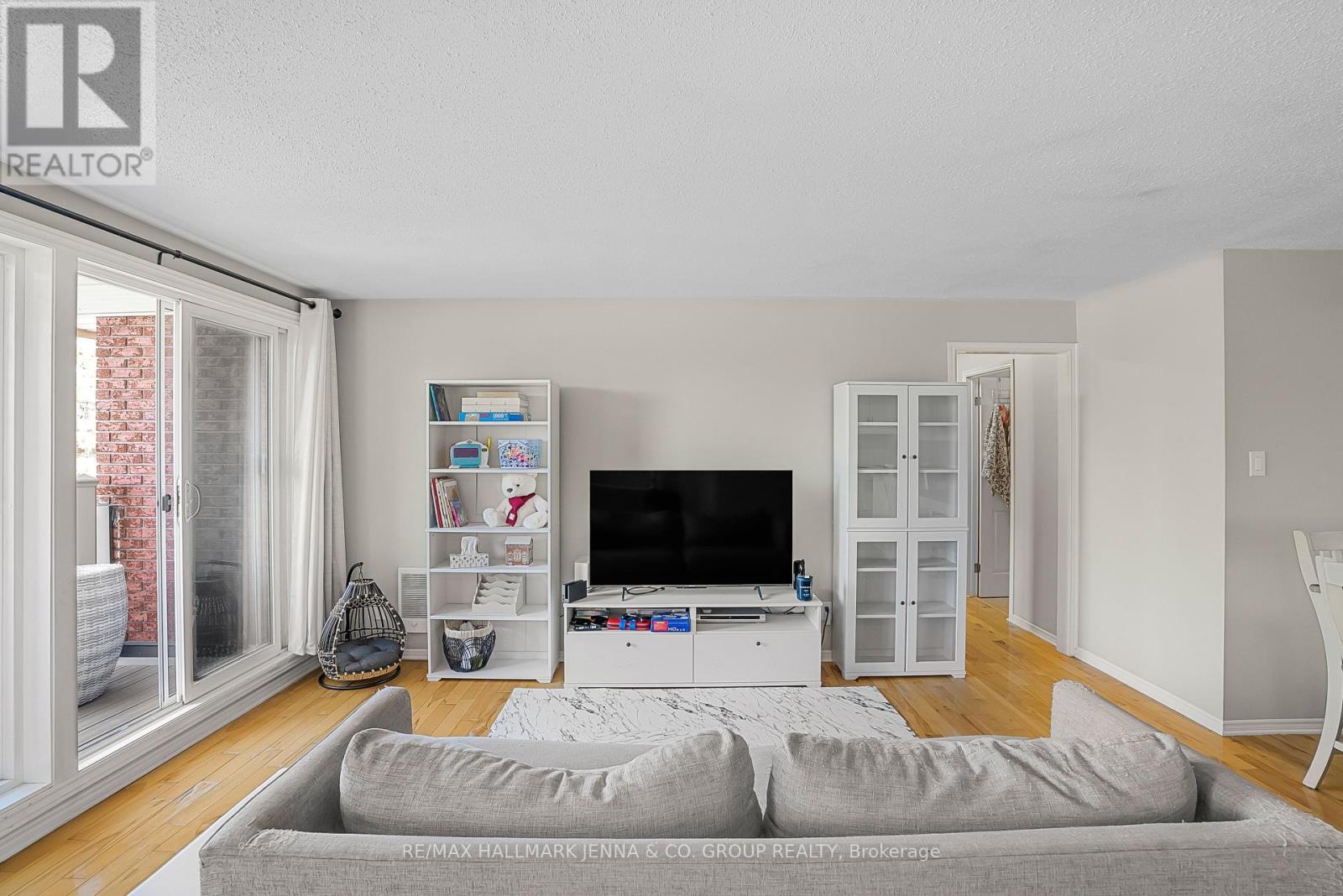 207 - 1760 Cabaret Lane