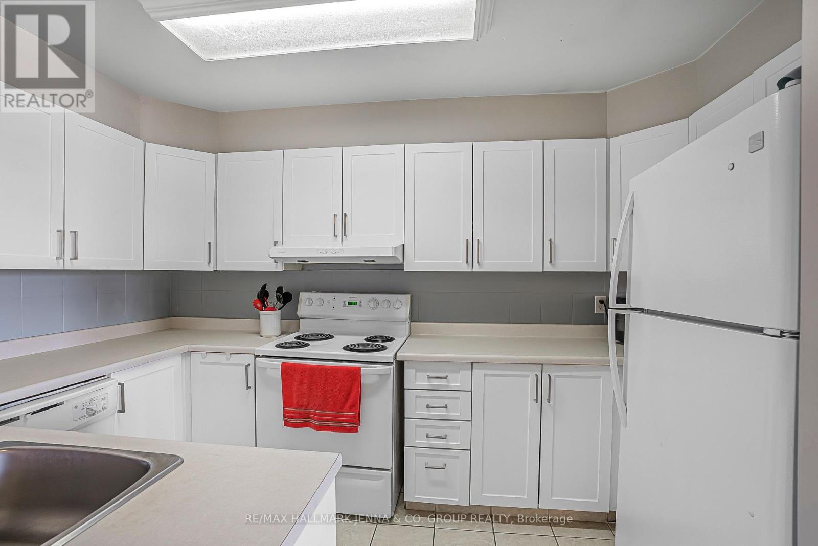 207 - 1760 Cabaret Lane