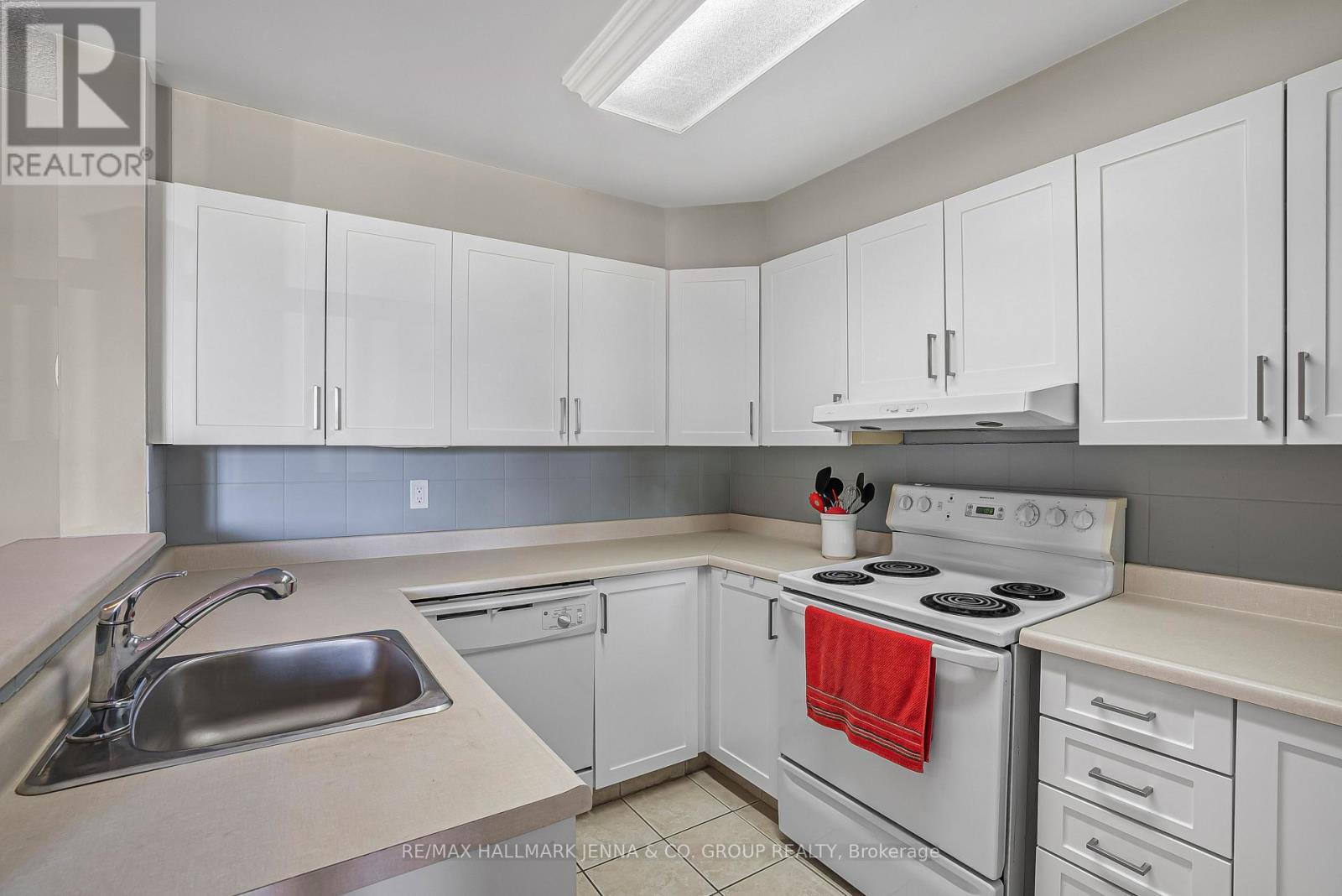 207 - 1760 Cabaret Lane