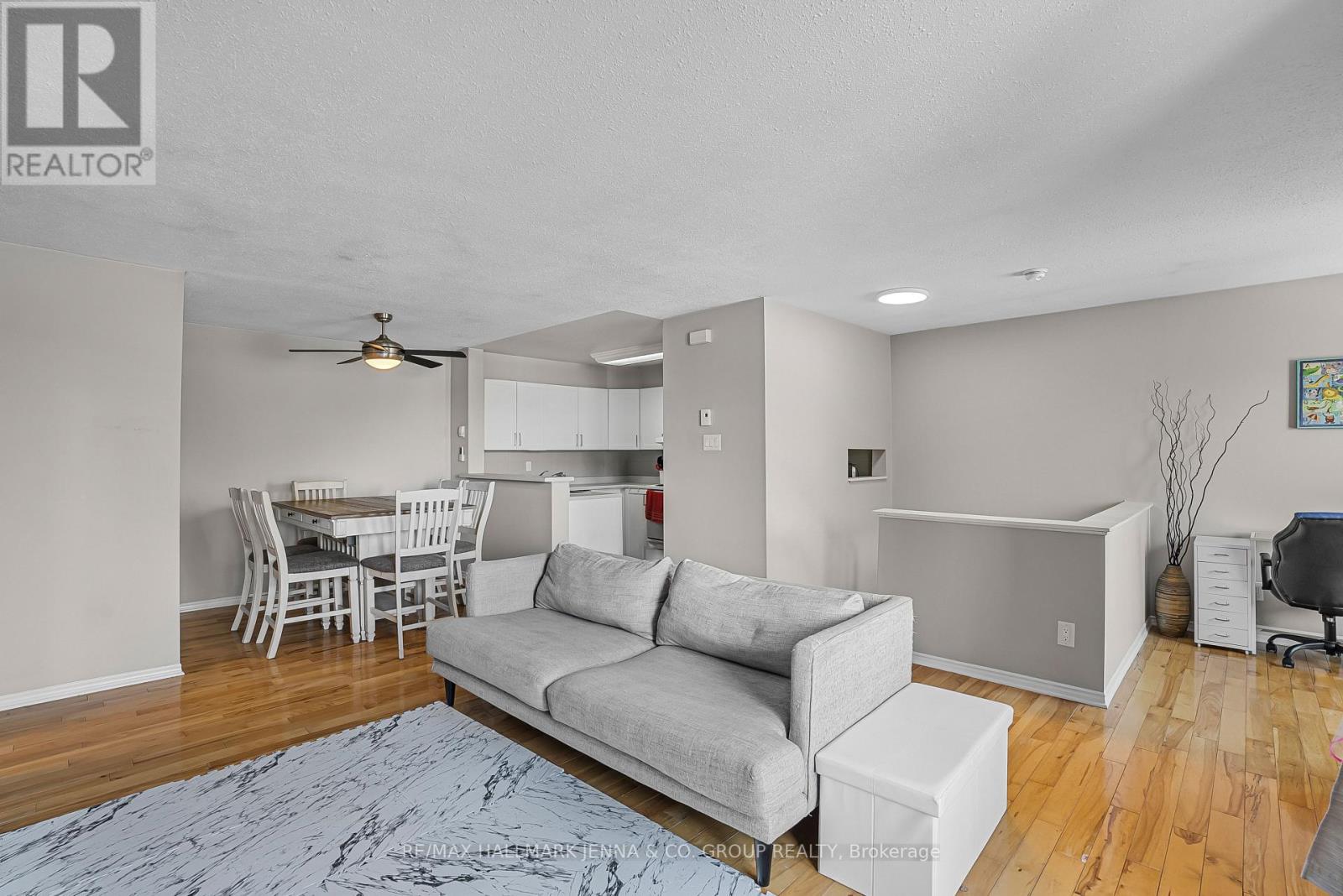 207 - 1760 Cabaret Lane