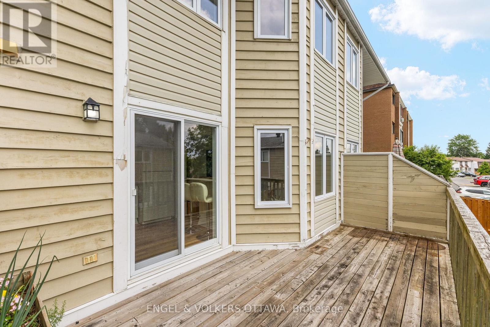 1129 Chimney Hill Way