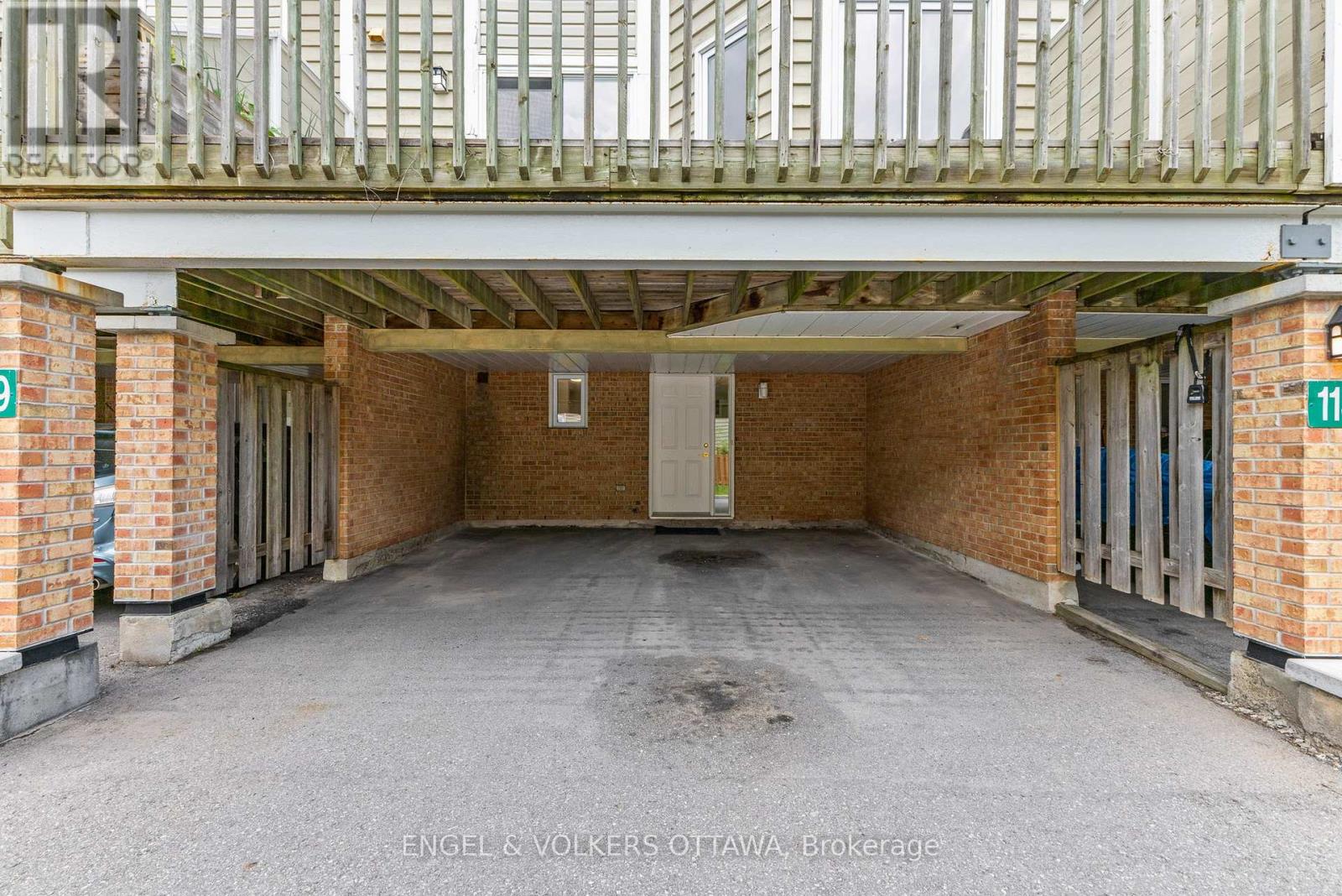 1129 Chimney Hill Way