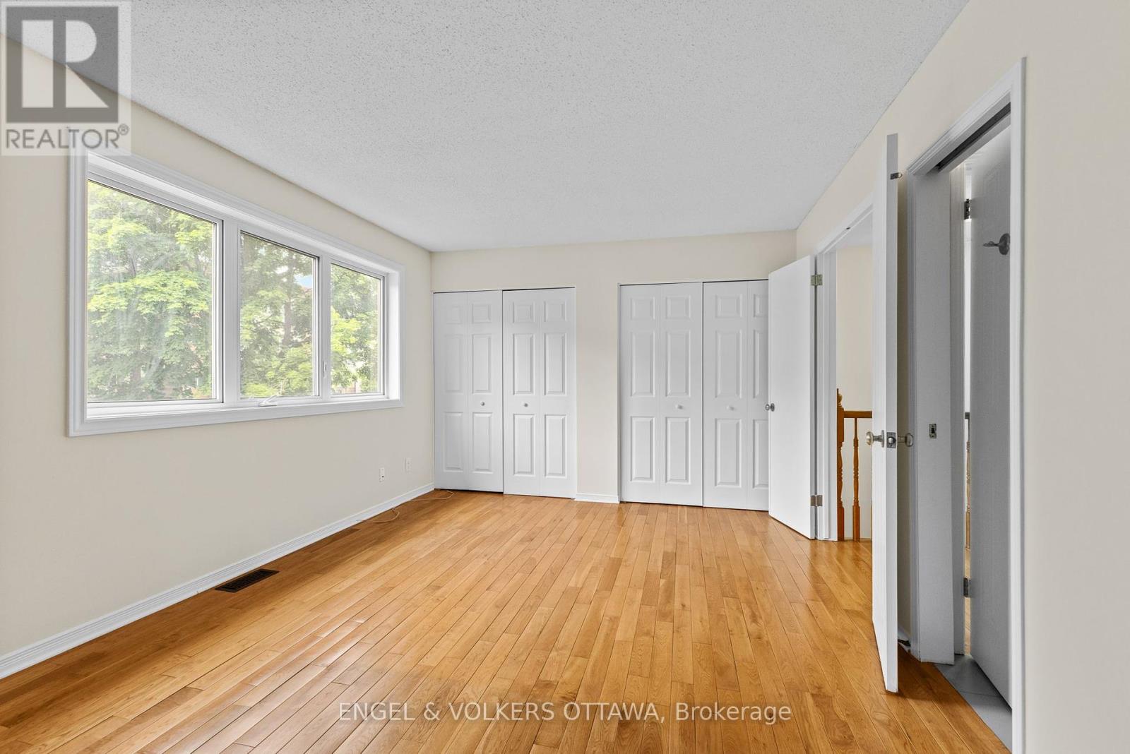 1129 Chimney Hill Way