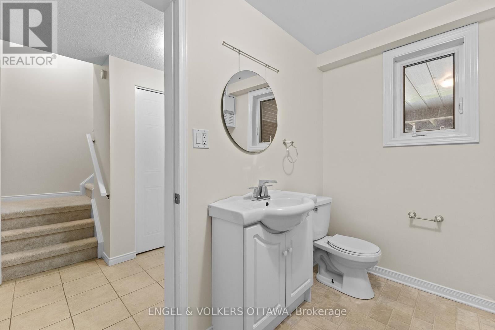 1129 Chimney Hill Way