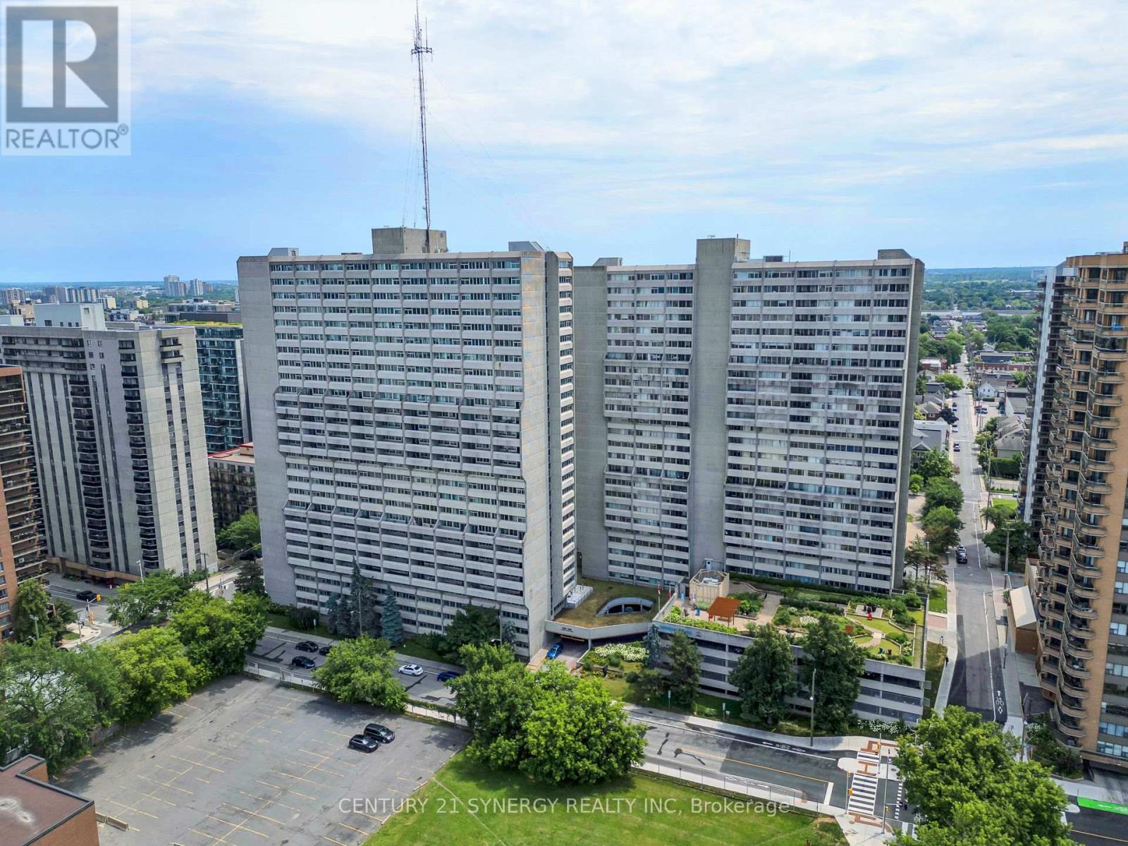 1206 - 500 Laurier Avenue W