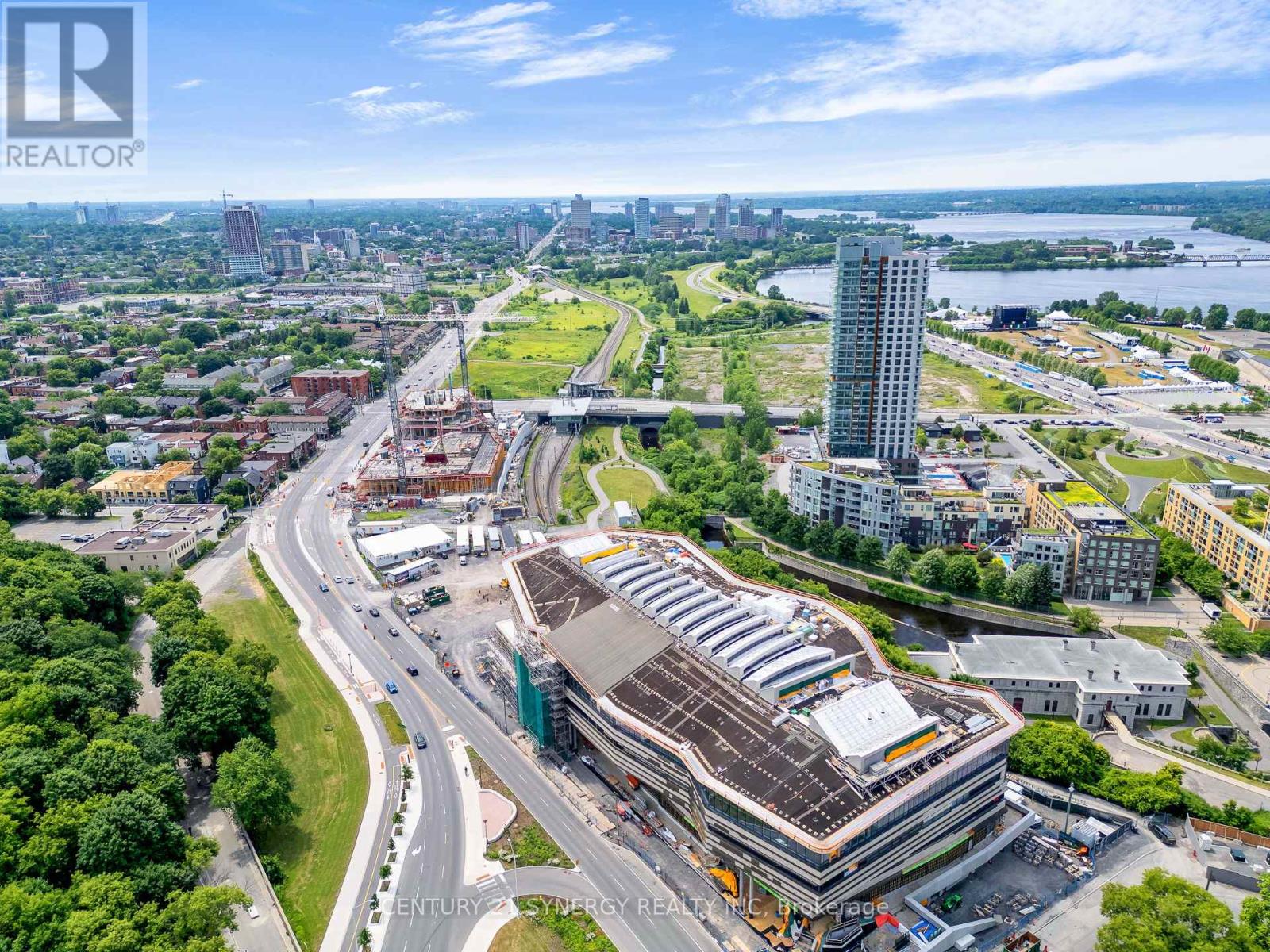 1206 - 500 Laurier Avenue W