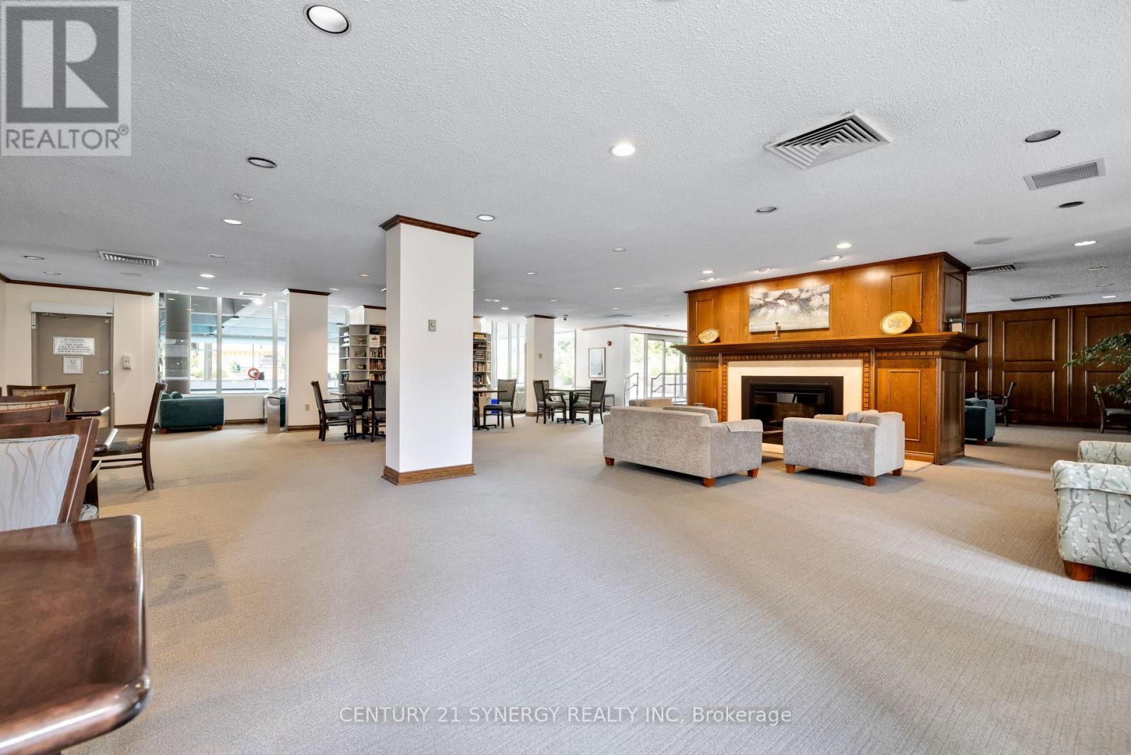 1206 - 500 Laurier Avenue W